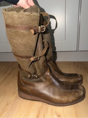 Vintage Y2K Ugg Sheepskin Leather Faux Fur Buckle Harness Wedge Boots